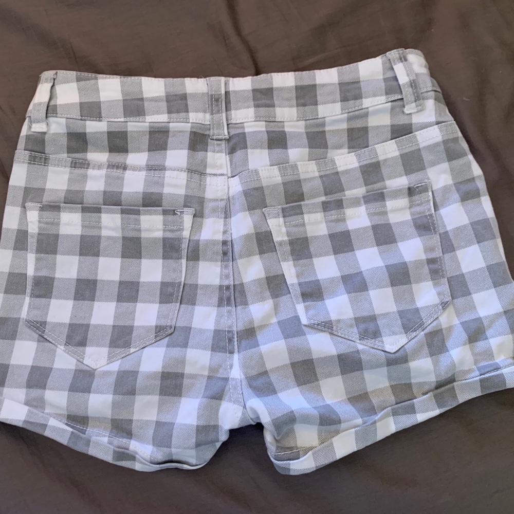 Checkerboard shorts - Picture 2 of 3
